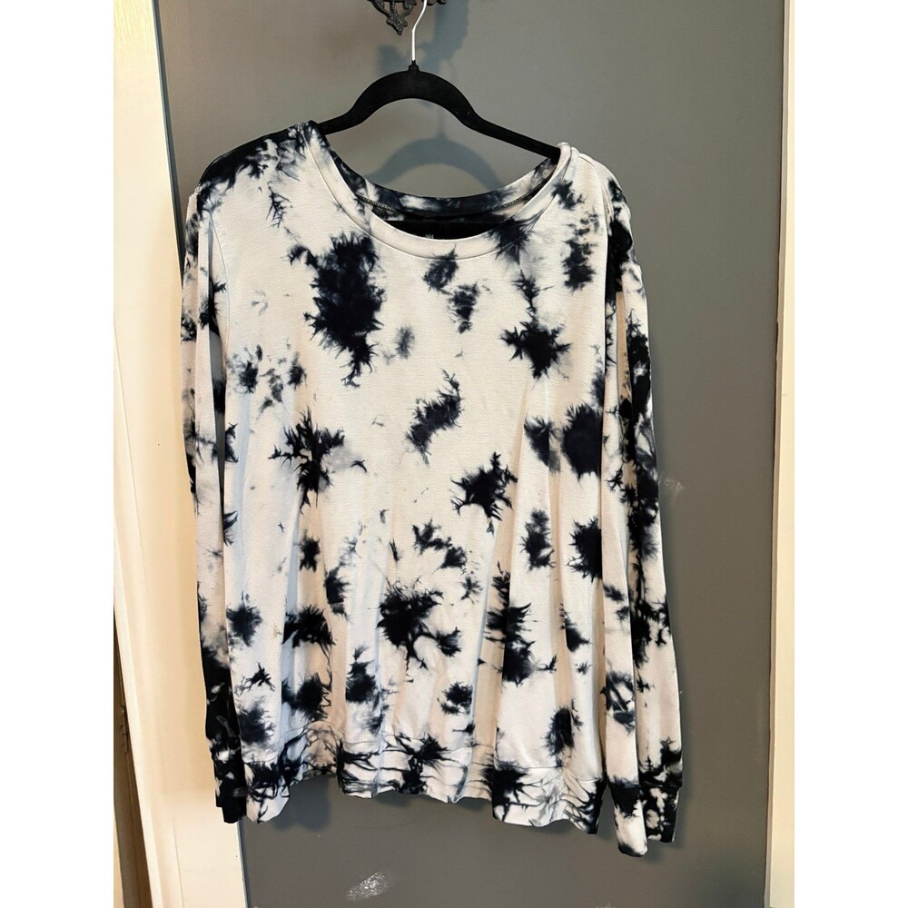 Torrid size 3 3x black and white super soft sleep long sleeve shirt
